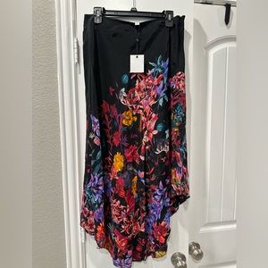 Robert Graham NWT Women’s Sivan Skirt Size 8